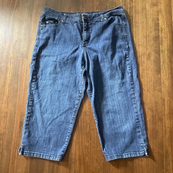 Style & Co. Petite Jeans Womens Size 14P Tummy Control Capri Zip Fly Bedazzled - Picture 3 of 13